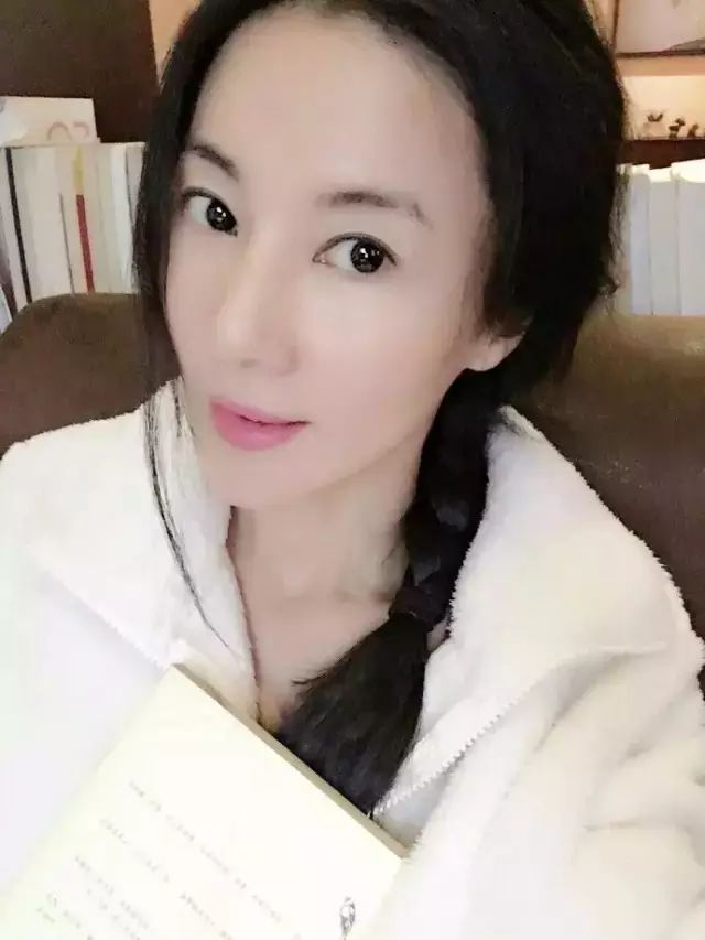 18岁最年轻辣妈照,世界上最年轻的辣妈