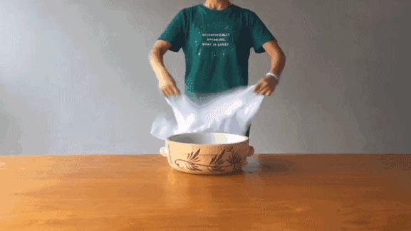 为什么全世界女明星都在穿这件白T？永不发黄，显瘦十斤，国际一线大牌*用御**工厂出品的白T，谁见谁动心！