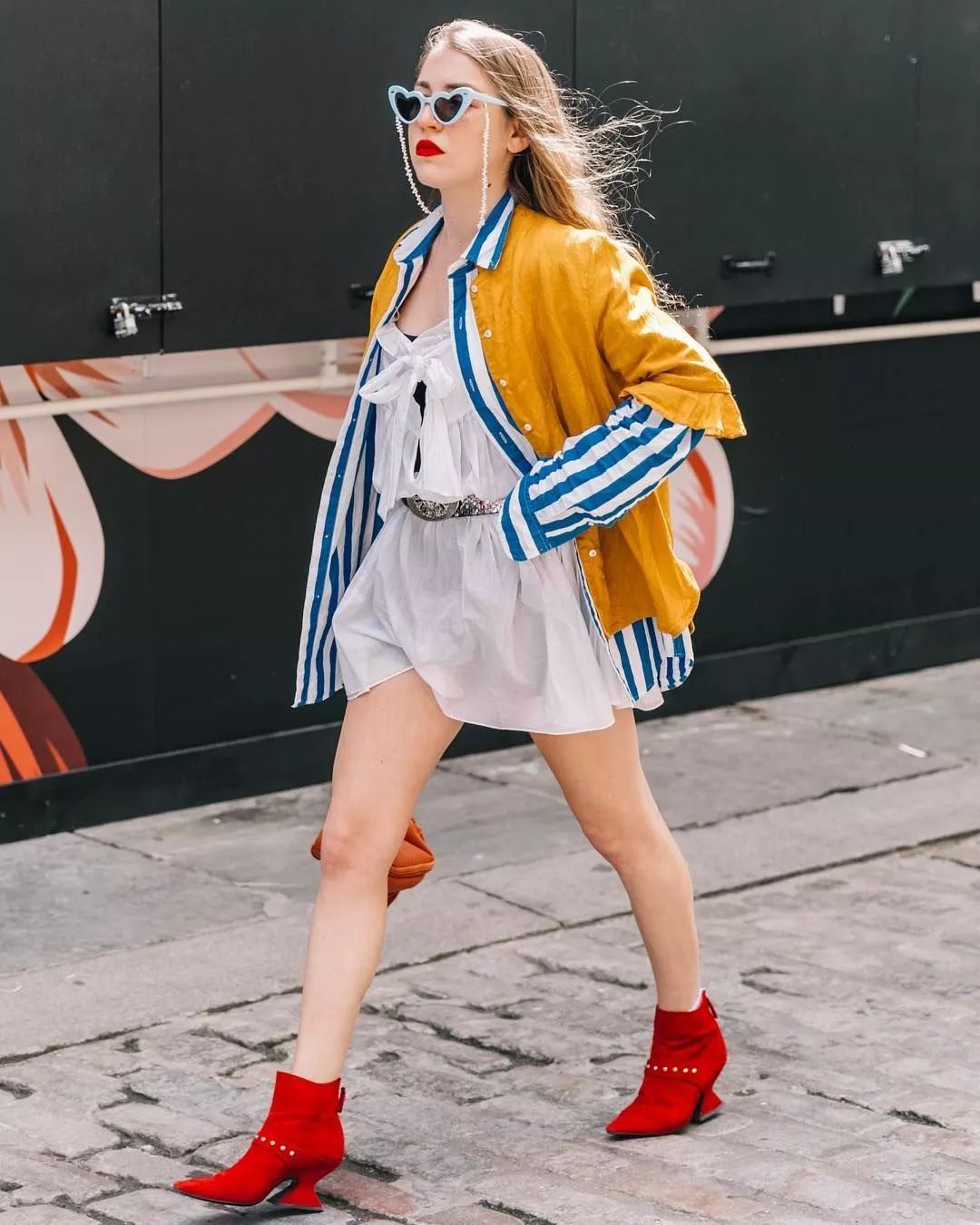 杩欎欢琛ｆ湇鍒板簳鏈夊濂界┛,杩欎欢琛ｆ湇鐨勫崠鐐瑰湪鍝噷