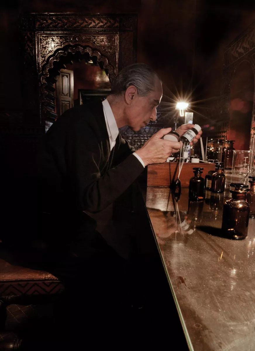 同样是沙龙香，为何SergeLutens芦丹氏就被誉为最神秘、最值得尝试的香水呢？