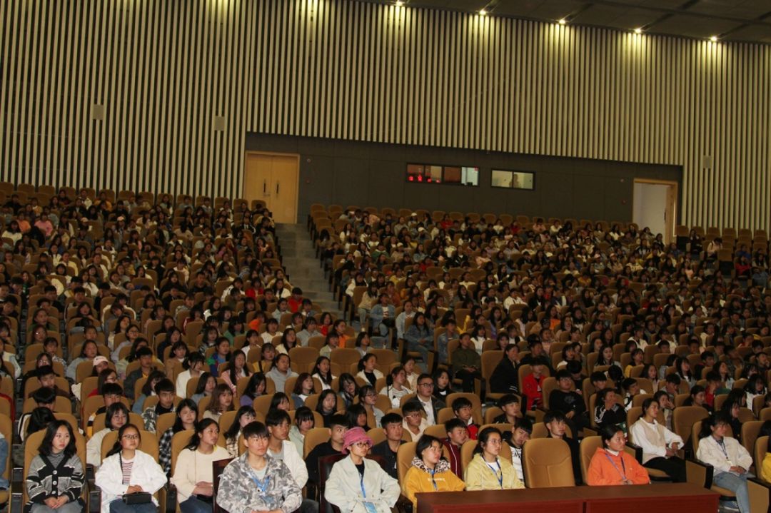 走进昭通卫生职业学院--扫黑除恶宣讲我们在行动