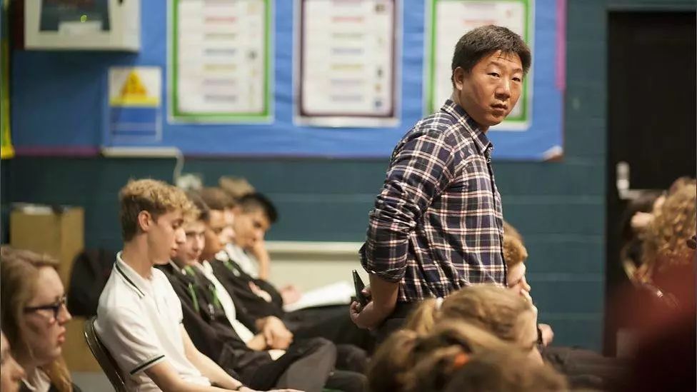 剑桥大学来“招手”，中国教育做对了什么？|睡前聊一会儿