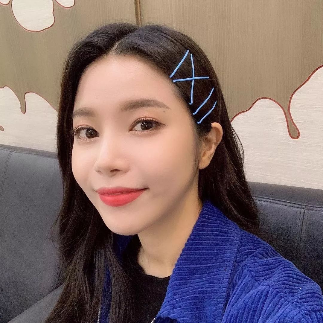 泫雅孔雪儿关晓彤,金泫雅关晓彤同款