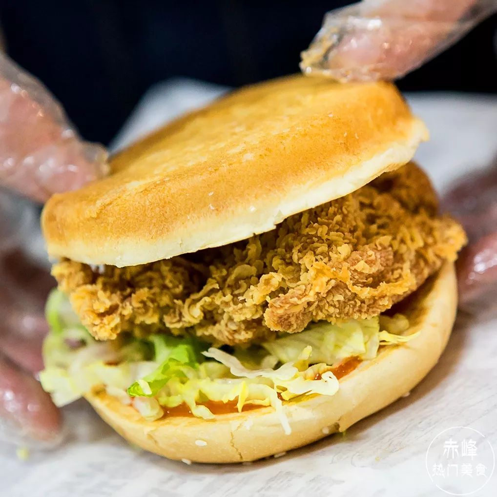 炸鸡汉堡披萨大餐,炸鸡汉堡跟披萨