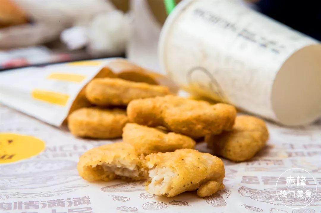 炸鸡汉堡披萨大餐,炸鸡汉堡跟披萨