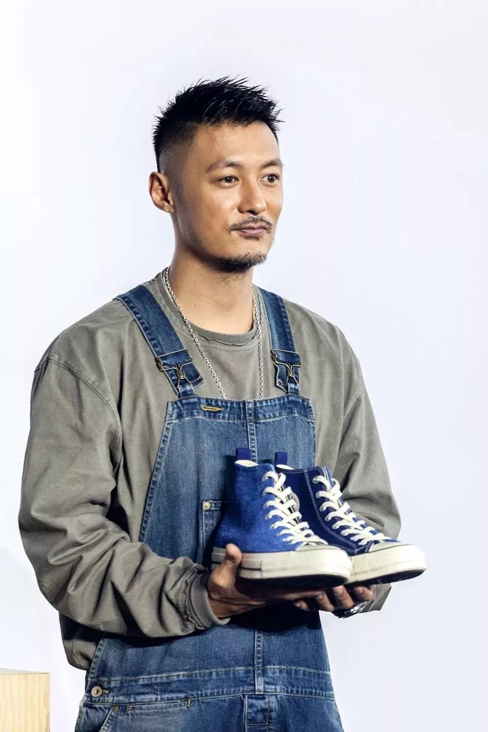 匡威限量发售7双,匡威的鞋子摇号