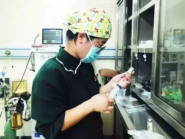 小编实在想不出来标题了，凑合着看吧……