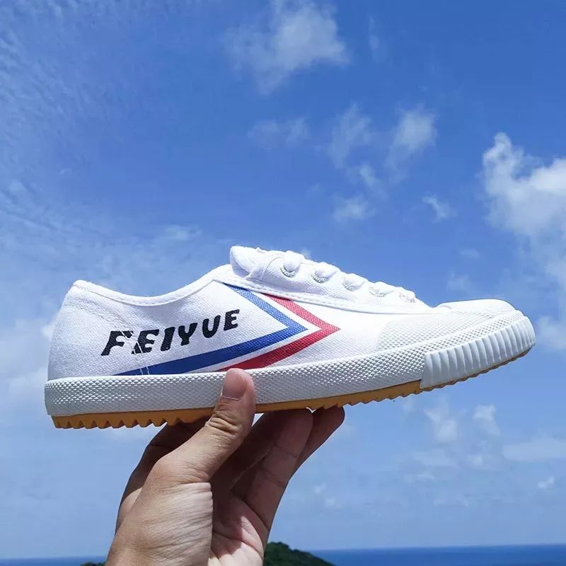 买鞋还得买耐克配音,买鞋还得买啥