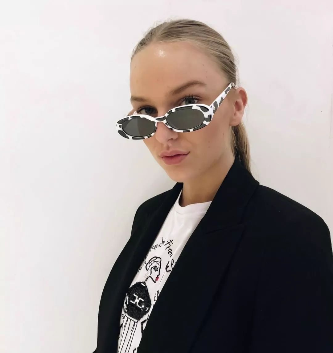 豹纹OUT，下一个C位印花轮到奶牛纹上场！