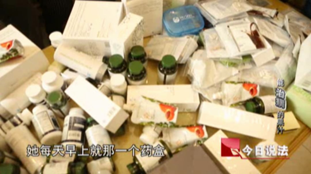 今日说法女子发烧只喝如新果汁,央视新闻生病女孩