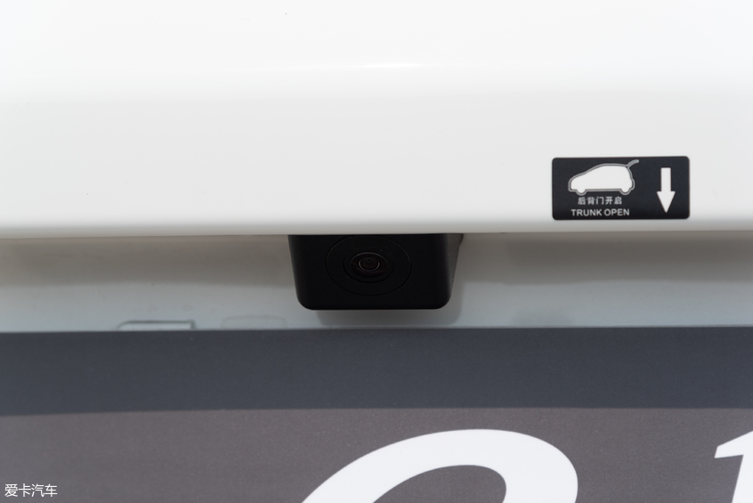 表现出乎意料好开不贵的入门级电动车比亚迪e1