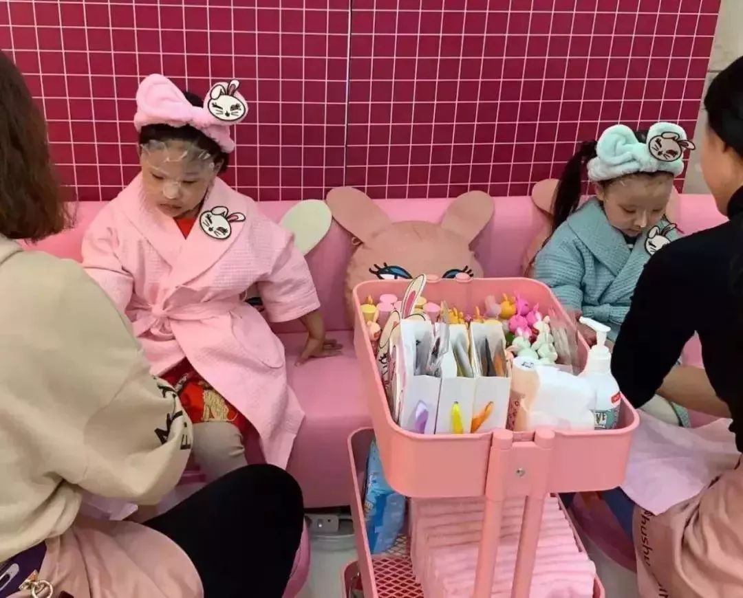 儿子说想当女孩,儿子说想当小姑娘怎么办