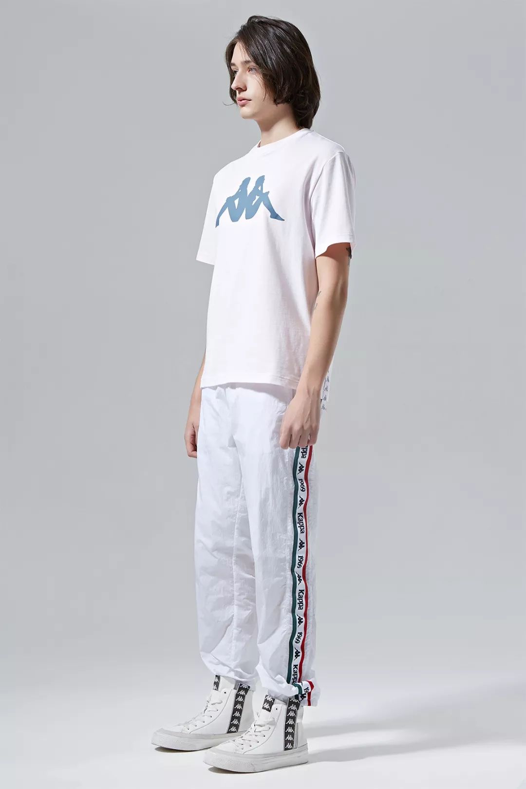 为什么同一款鞋子售价不一样,为什么同一款鞋子有那么多款式