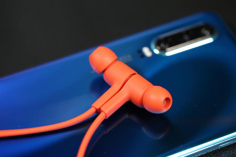 华为耳机freelace和活力版对比图,华为蓝牙耳机freelacepro3测评