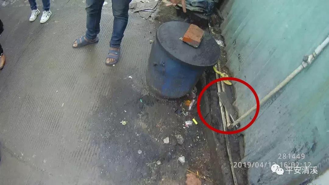 嫌疑人持刀刺伤民警,嫌疑人持刀拒捕捅伤民警