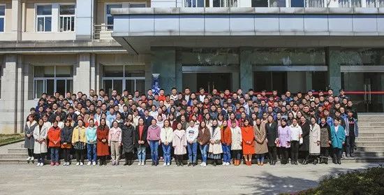 一条评论引网友愤怒,一条微博引发热议知乎