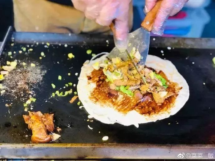 地铁2号线试乘券领取现场超火爆!我们汇总了沿线美景美食!