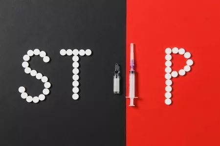 快回家翻翻看,家里的药过期了没;主任药师教您处理过期药品