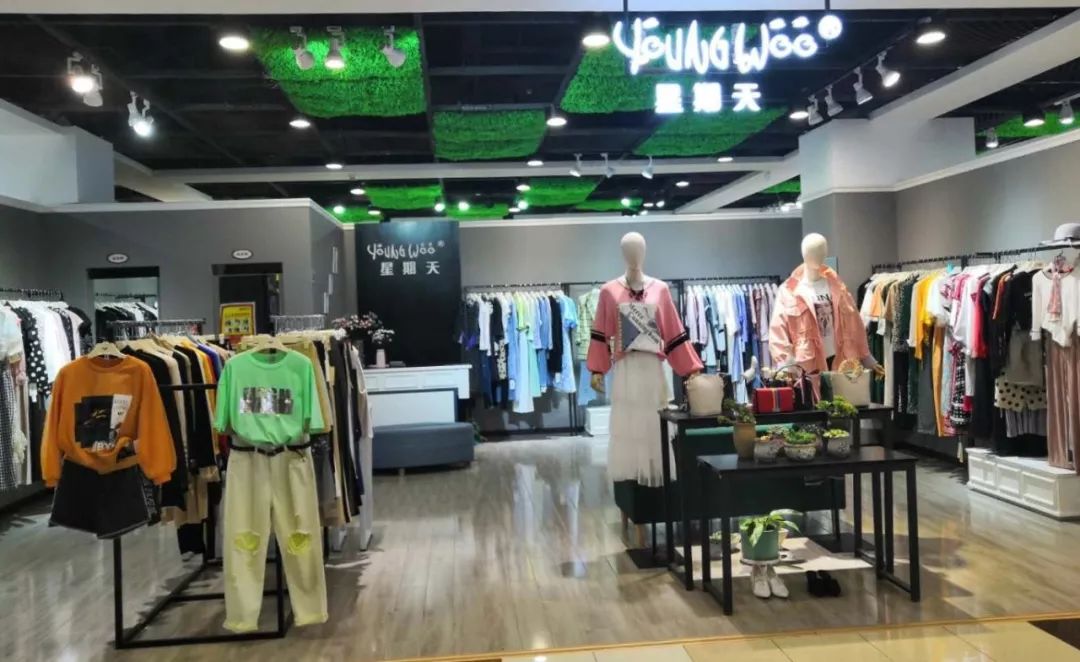 十堰美女千千万,昨天邮电街上就占了一大半!啥情况?