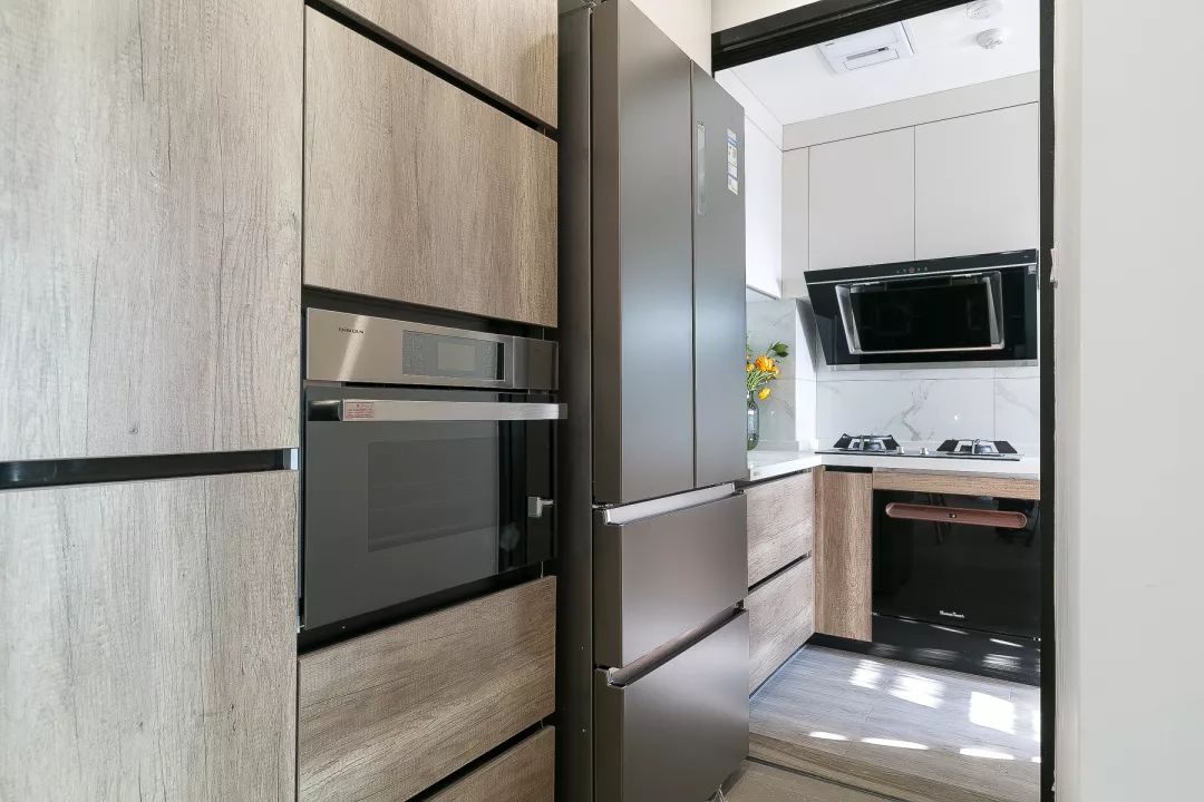 无主灯轻奢风装修电视墙,北欧轻奢客厅无主灯