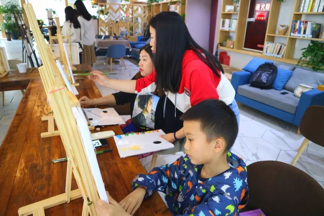 追梦成华|手绘未来!团团周末油画班超有爱~！