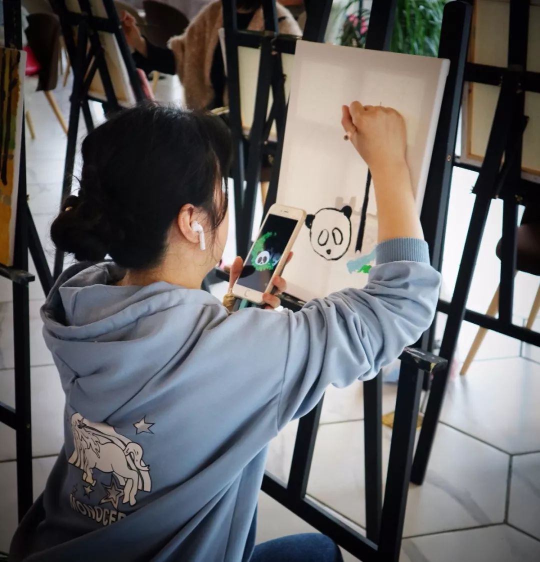 追梦成华|手绘未来!团团周末油画班超有爱~！