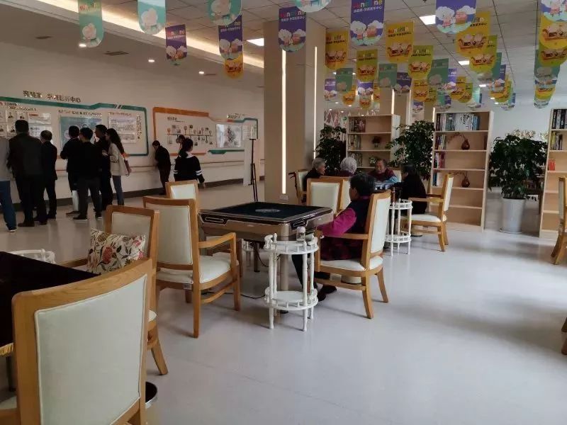 关于开展老年医疗护理试点的思考,老龄工作机构不断健全