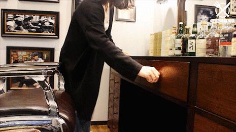 隐藏的威士忌酒柜,隐藏很深的酒