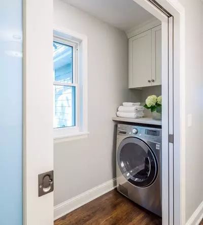 没有阳台怎么做洗衣房,楼梯下空间设计成洗衣房