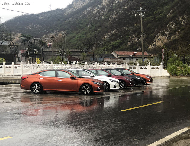 天籁雨天高速稳不稳,21款天籁自吸加满油跑600公里