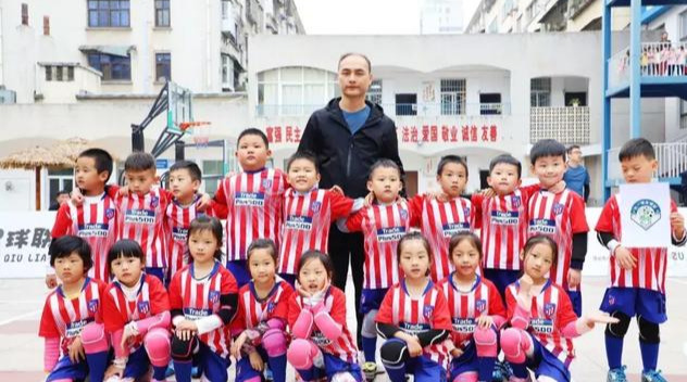 县直幼儿园举行足球嘉年华活动,信阳市中小学足球联赛