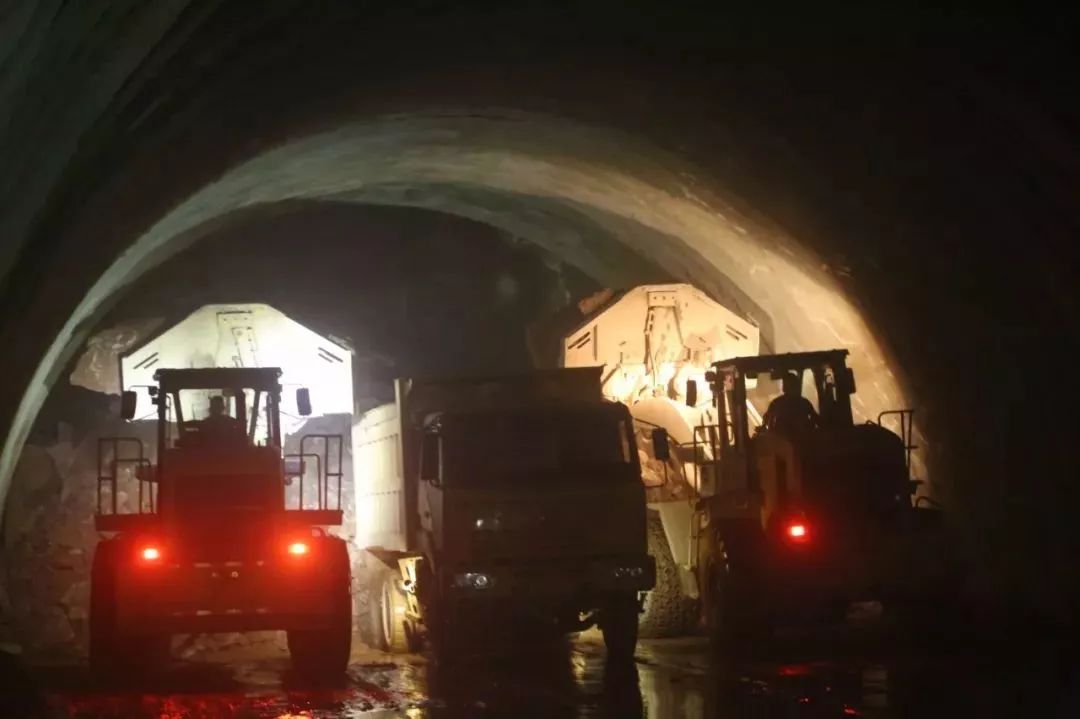 昆明到临沧可以走高速吗,临沧开车到昆明要多少个小时