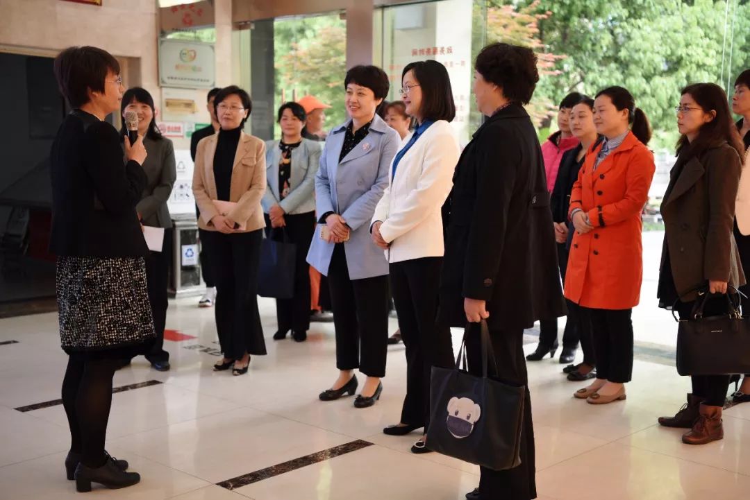 妇联考察交流妇女工作,市妇联赴联系村开展走访慰问活动