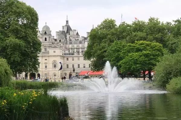 待天气晴好,伦敦阴雨天去哪旅游好
