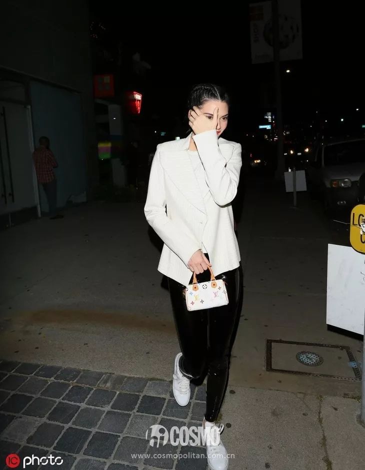 杨幂再次带火最新单品,杨幂最近带货