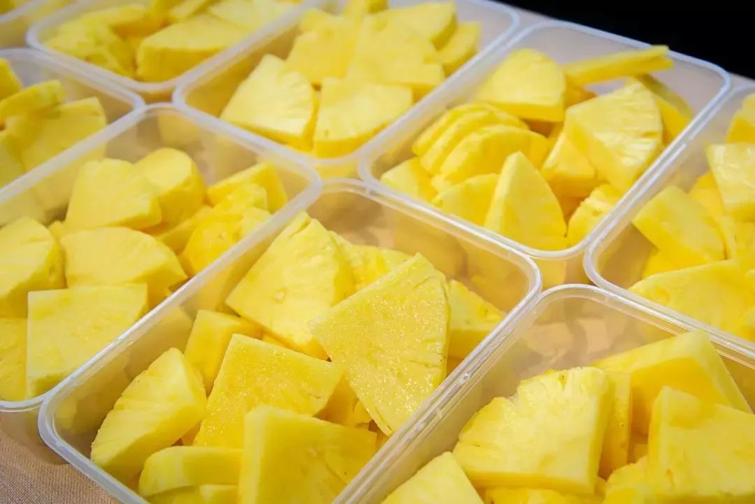 为了给你这个春天最好的凤梨，我们亲自去了高雄田间…