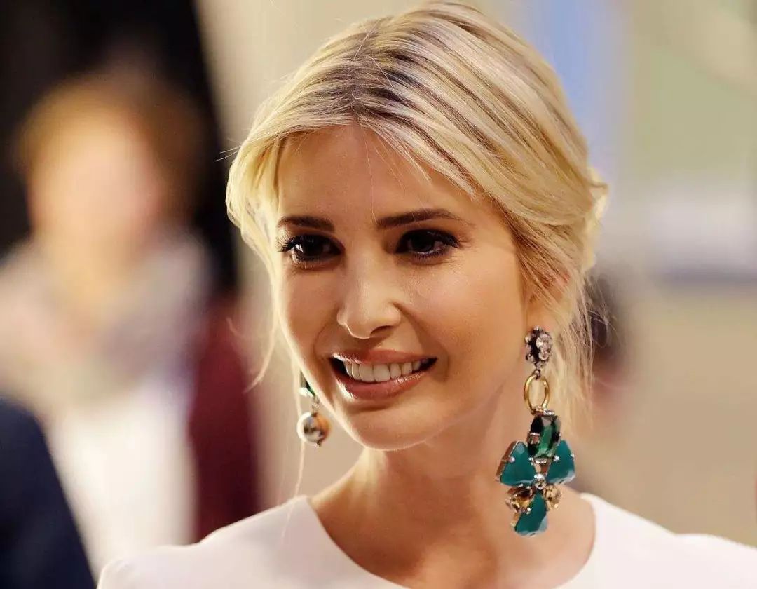 特朗普女儿生活私密照曝光，终于明白谁是贵族，谁是土豪