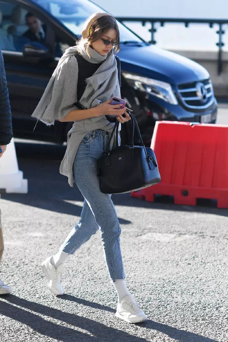 寰嬫斂淇忎匠浜篴j,寰嬫斂淇忎匠浜洪噷闈㈢殑elle