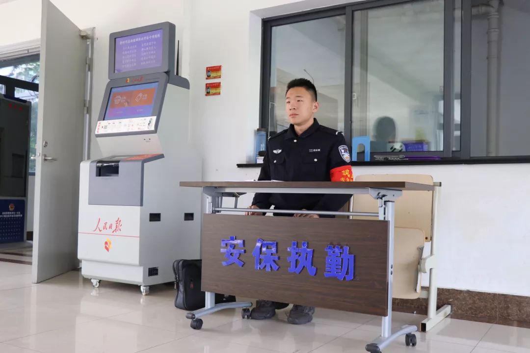 在警察学院的一天,在看守所体验一天生活