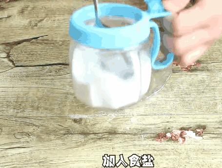 家里墙壁发霉怎么快速去除,墙壁发霉有很多小虫子怎么去除