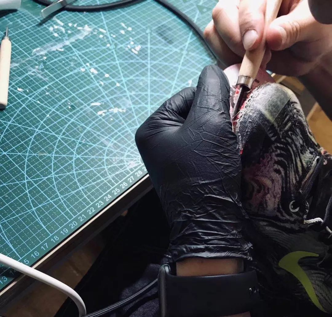 曝光这家“喜”鞋店！听说临沂的Sneaker找他找疯了！