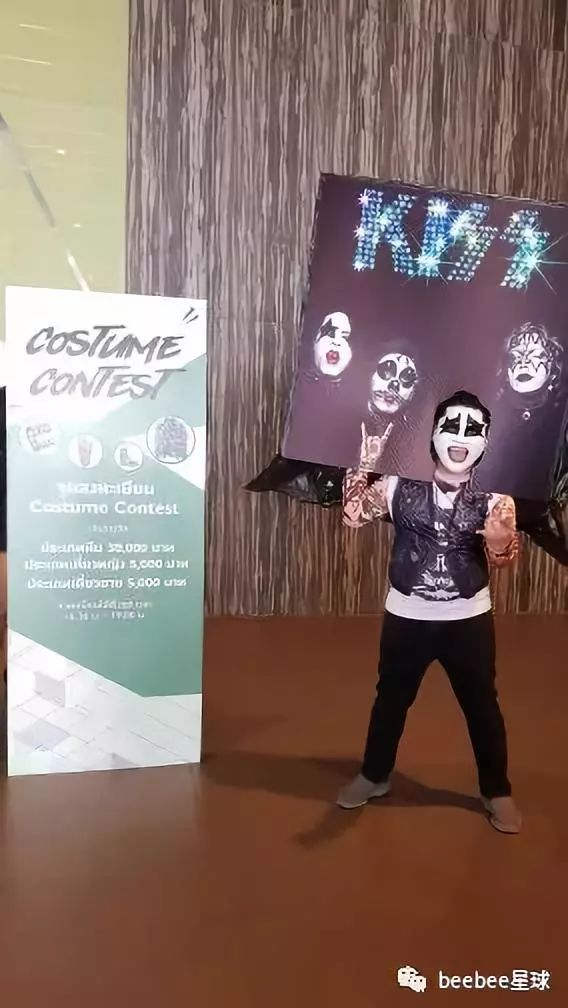 阿里速卖通上的纹身袖套在国外炸了，傻老外的买家秀简直令人入魔