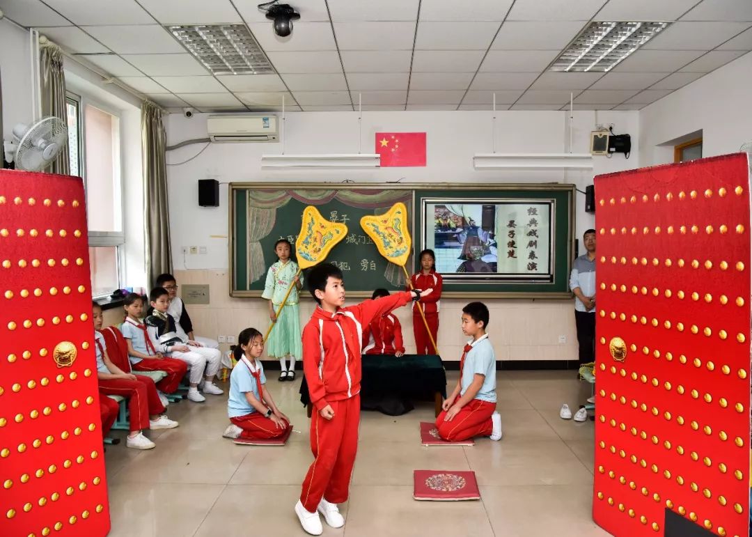 小而精致的校门,小而精校园