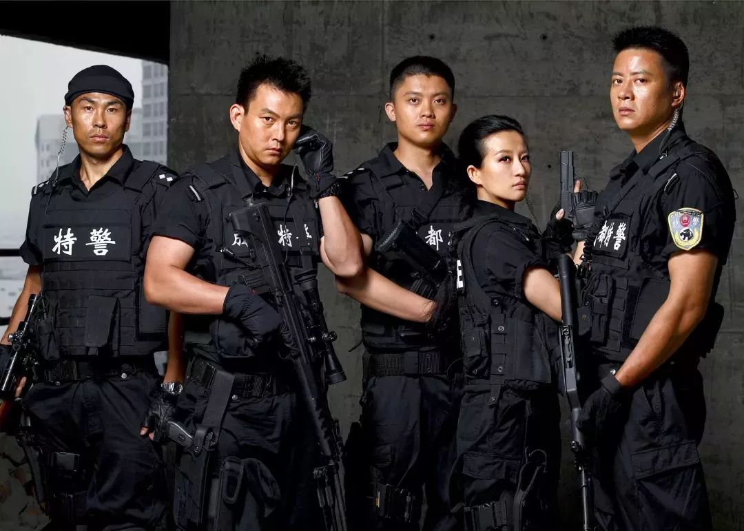 成都特警夜巡,成都特警最新消息