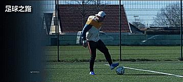 足球花式技巧,足球技巧花式滑铲射门