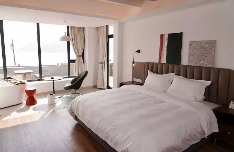 碧海蓝天三亚湾民宿,一间与海零距离的海景民宿