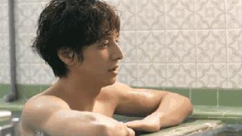 为什么能从鼻头上挤出白色的东西,鼻子挤出来的白丝是什么