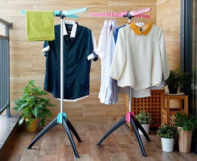 阳台晒衣服顺序,阳台上晒衣服的顺序有什么讲究吗