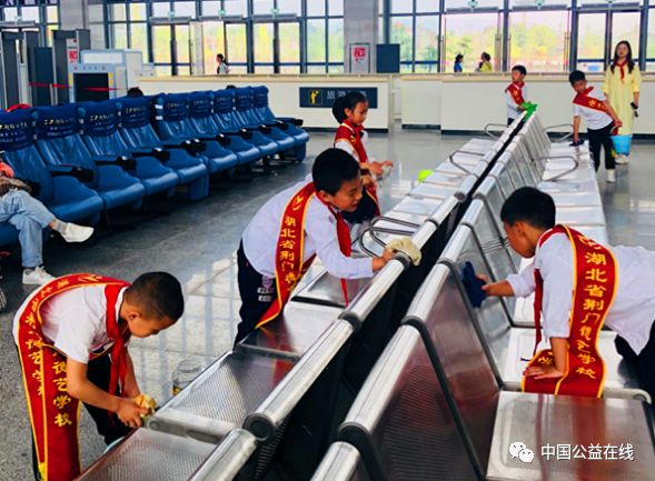 荆门德艺学校碧桂园南校宿舍照片,荆门德艺学校南校碧桂园小学部