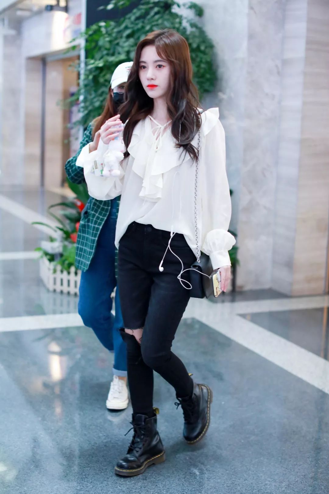 破洞裤什么时间开始流行的,破洞裤太破了怎么改